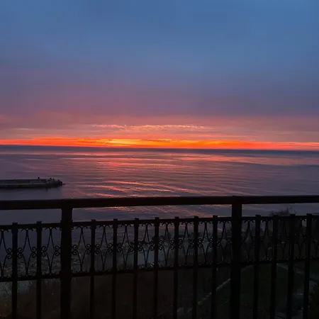 Casa Del Mar